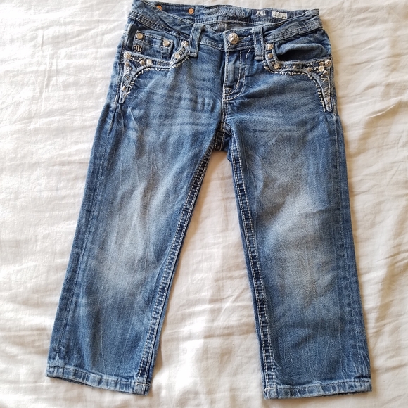 Miss Me Blingy Rhinestone Flap Pocket Jean Capris - Picture 5 of 10